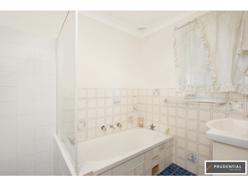 6 Willett Place, Ambarvale NSW 2560