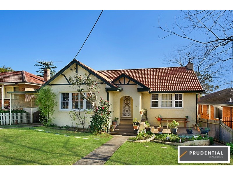 18 Lillian Street, Campbelltown NSW 2560