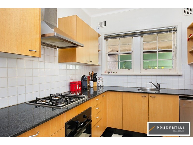 18 Lillian Street, Campbelltown NSW 2560