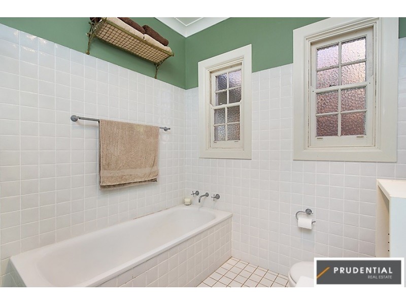 18 Lillian Street, Campbelltown NSW 2560