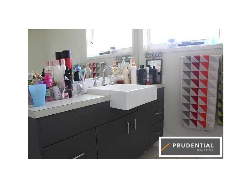 4 Longley Avenue, Elderslie NSW 2570