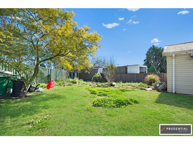 14 Emex Place, Macquarie Fields NSW 2564