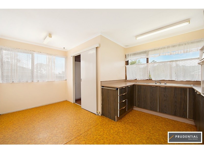 8 Weemala Crescent, Bradbury NSW 2560