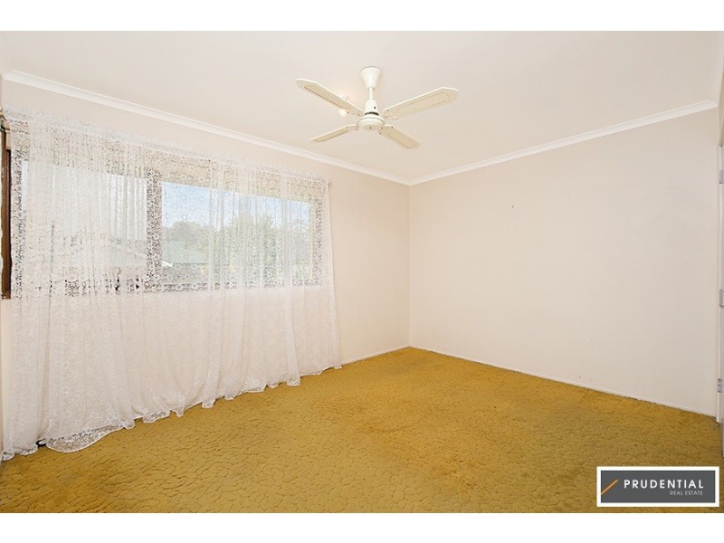 8 Weemala Crescent, Bradbury NSW 2560