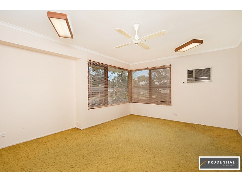 8 Weemala Crescent, Bradbury NSW 2560