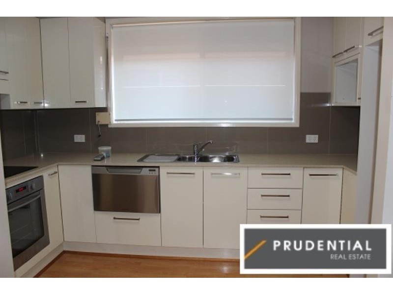 42 Aberfeldy Crescent, St Andrews NSW 2566