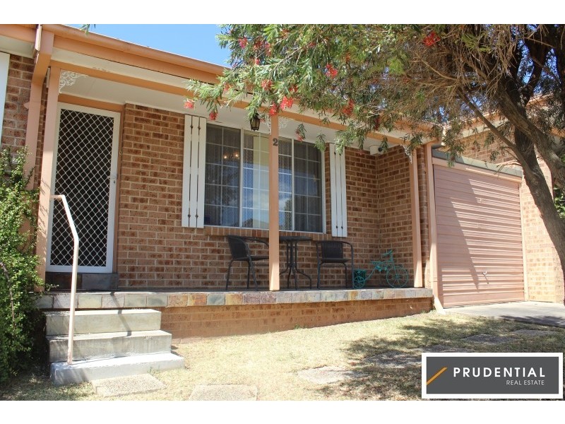 2/221 Oxford Road, Ingleburn NSW 2565