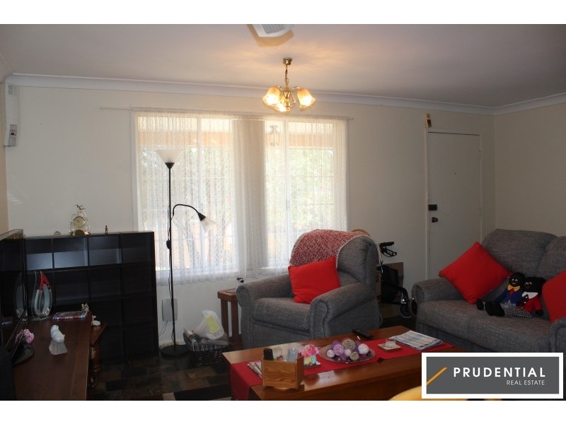 2/221 Oxford Road, Ingleburn NSW 2565
