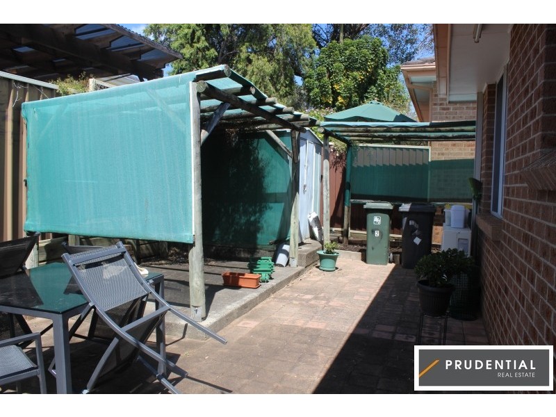 2/221 Oxford Road, Ingleburn NSW 2565