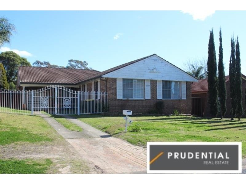 3 Kitava Place, Glenfield NSW 2167