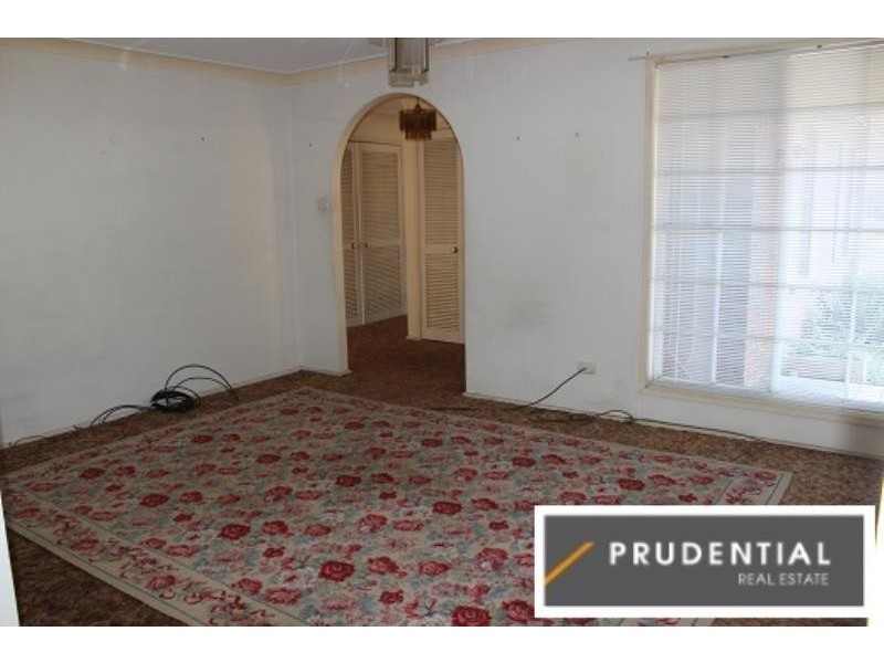 3 Kitava Place, Glenfield NSW 2167