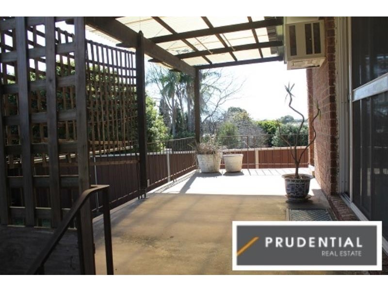 3 Kitava Place, Glenfield NSW 2167