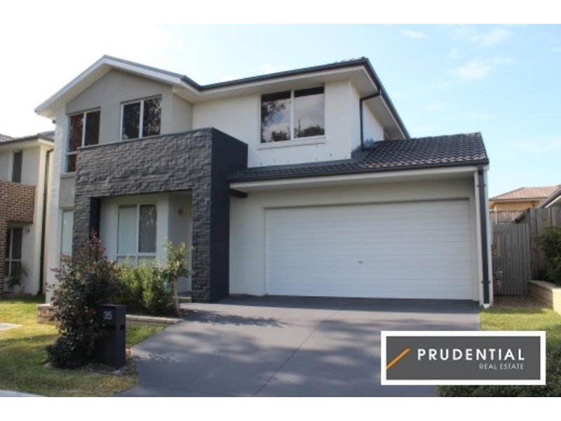 35 Northampton Drive, Glenfield NSW 2167