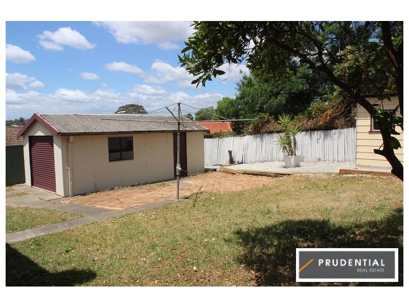 1 Deveron Place, St Andrews NSW 2566