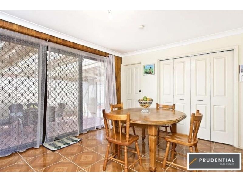 4 Ohlfsen Road, Minto NSW 2566