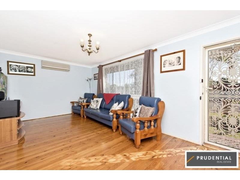 4 Ohlfsen Road, Minto NSW 2566