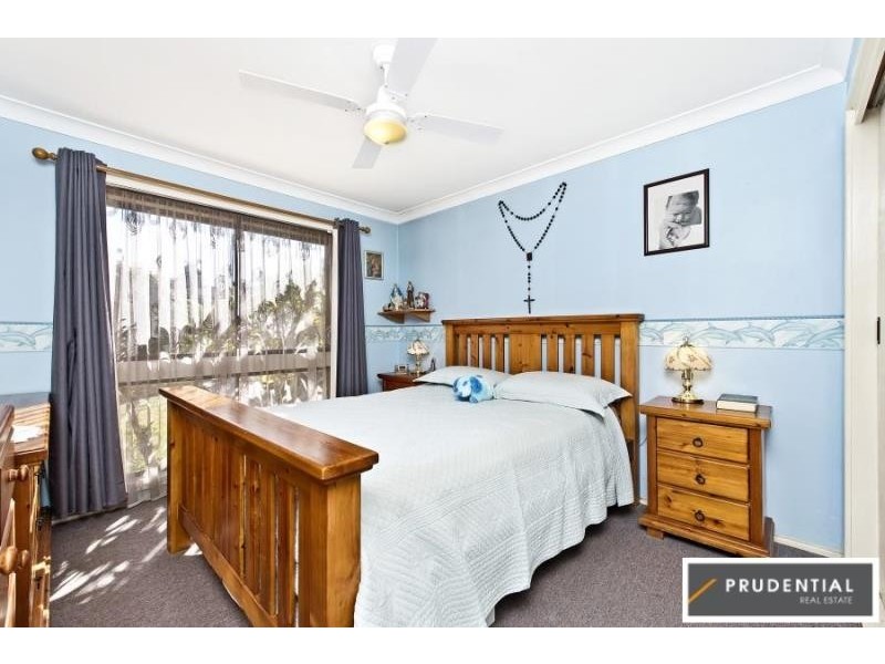 4 Ohlfsen Road, Minto NSW 2566