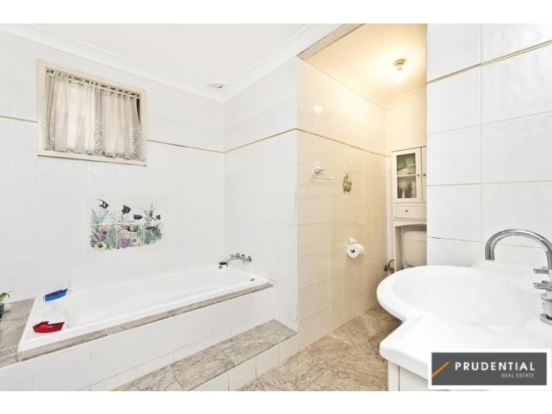 4 Ohlfsen Road, Minto NSW 2566