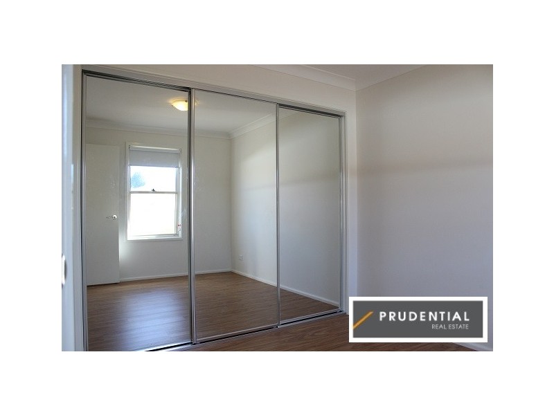 6a Oswald Crescent, Rosemeadow NSW 2560