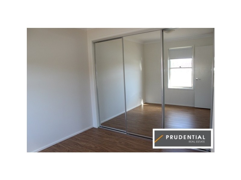 6a Oswald Crescent, Rosemeadow NSW 2560