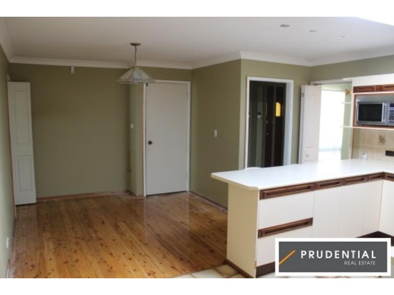 6 Fenton Crescent, Minto NSW 2566