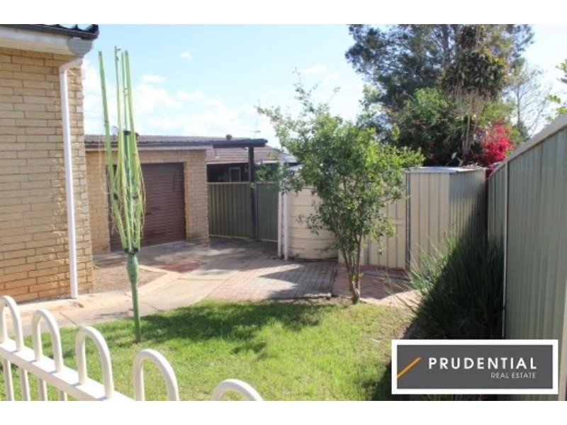 6 Fenton Crescent, Minto NSW 2566