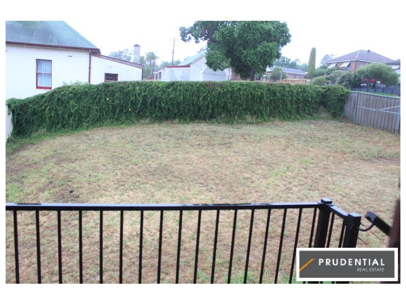 84 Lithgow Street, Campbelltown NSW 2560