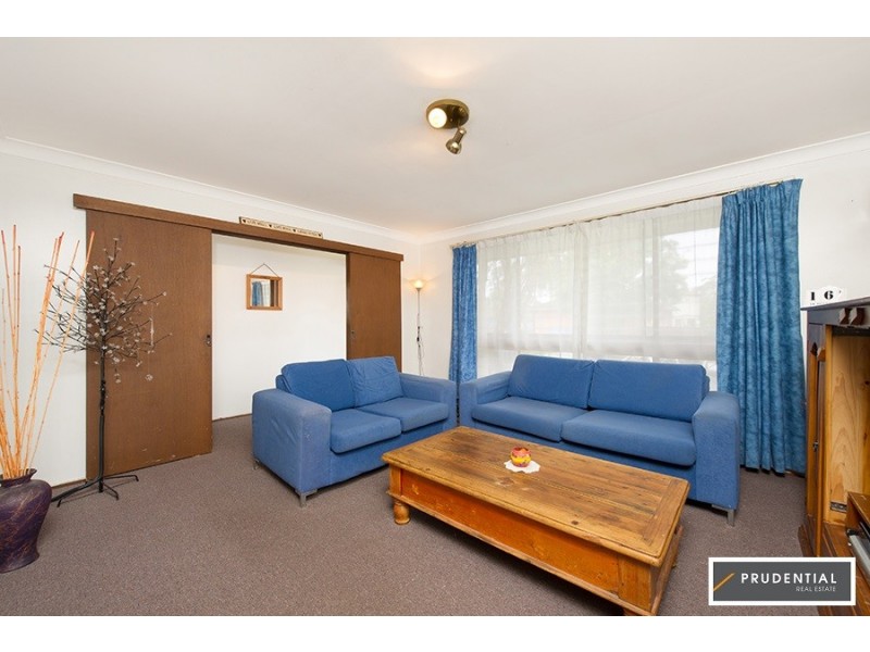 14 Monckton Place, Glenfield NSW 2167