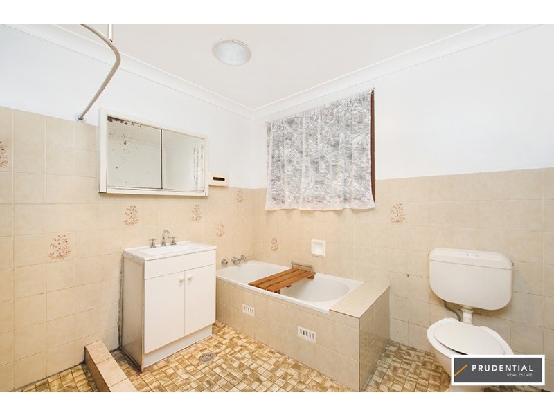 14 Monckton Place, Glenfield NSW 2167