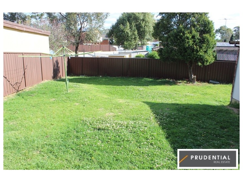 9 Collis Place, Minto NSW 2566