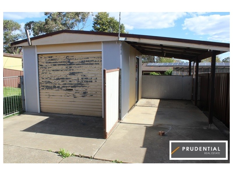 9 Collis Place, Minto NSW 2566