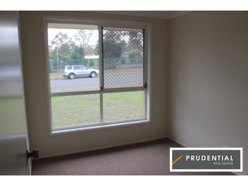 49 Woodland Road, St Helens Park NSW 2560