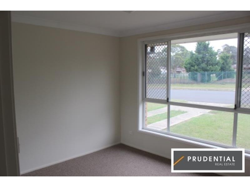 49 Woodland Road, St Helens Park NSW 2560