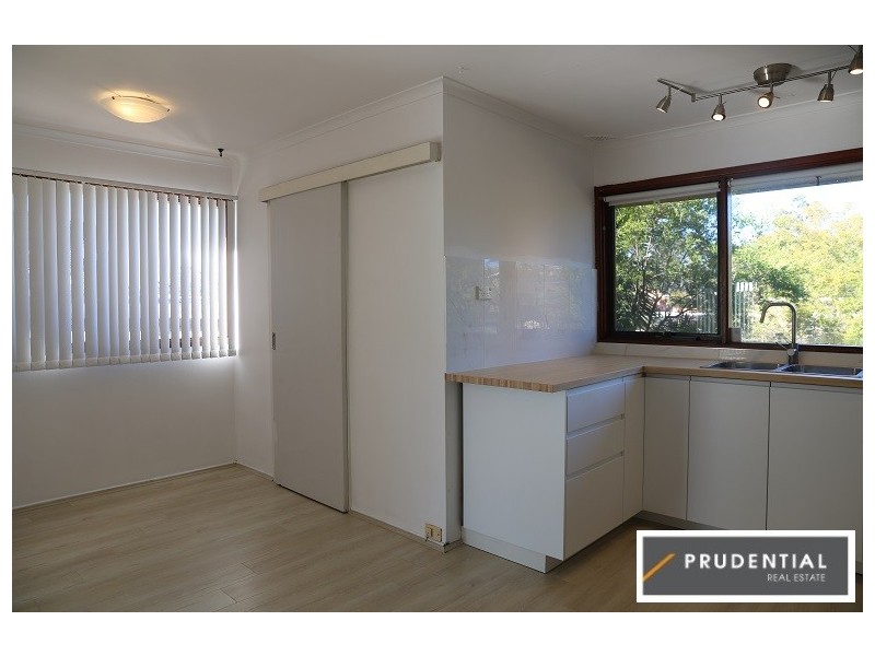 8 Weemala Crescent, Bradbury NSW 2560