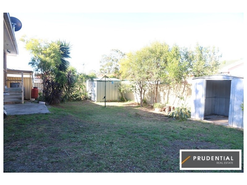 8 Weemala Crescent, Bradbury NSW 2560