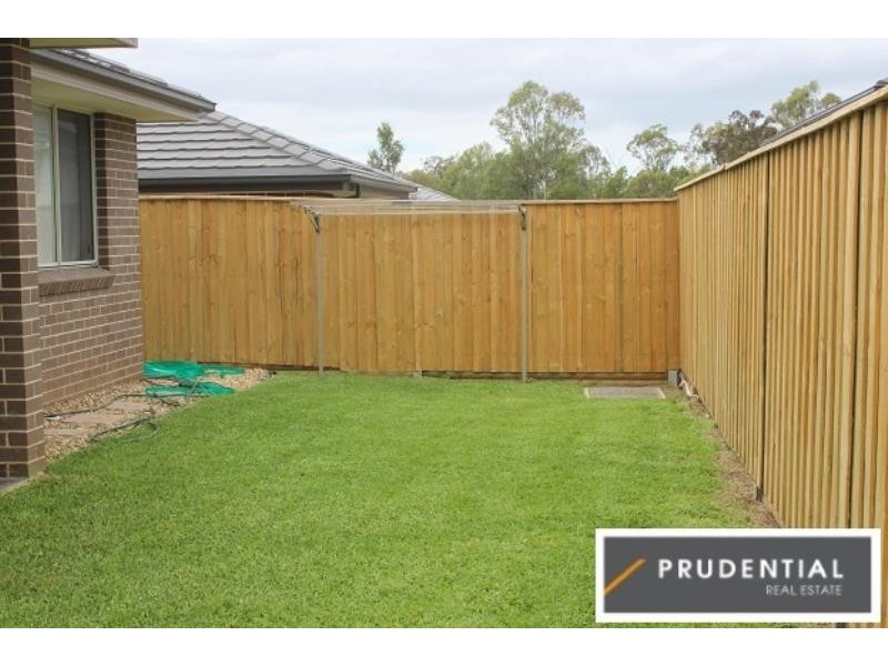 70 Atlantic Boulevard, Glenfield NSW 2167