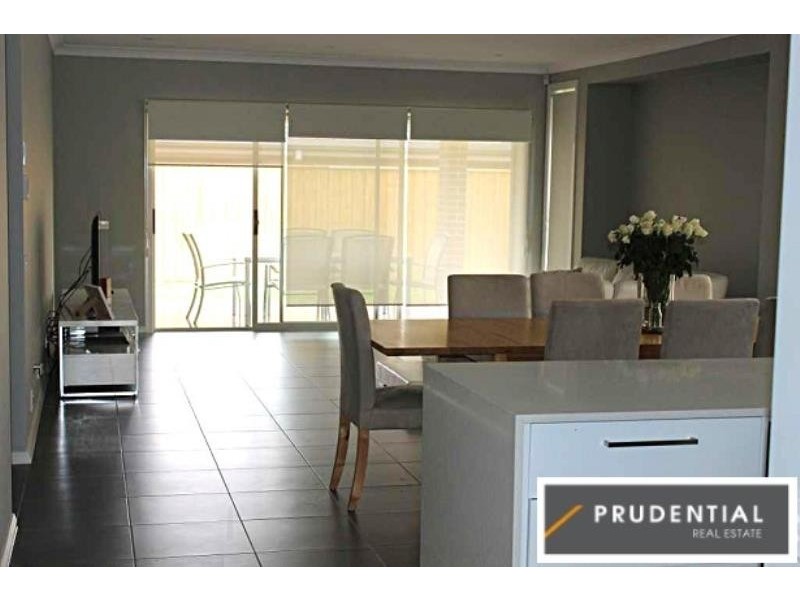 70 Atlantic Boulevard, Glenfield NSW 2167