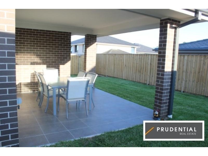 70 Atlantic Boulevard, Glenfield NSW 2167