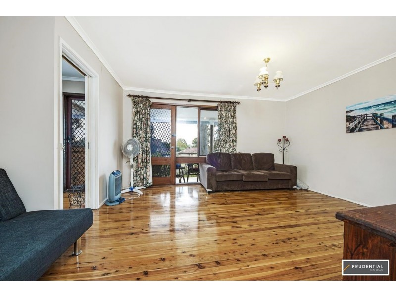 1 Deveron Place, St Andrews NSW 2566