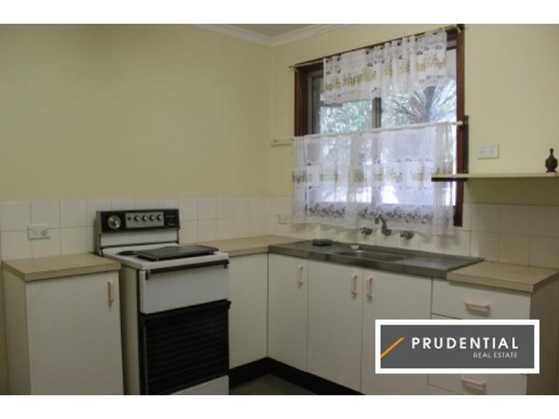 6 Moselle Place, Eschol Park NSW 2558