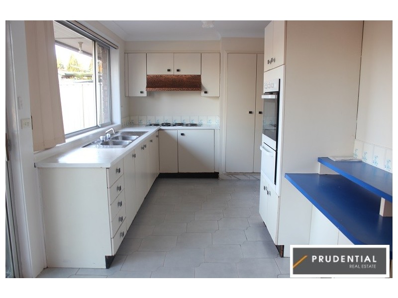 13 Curl Curl Place, Woodbine NSW 2560