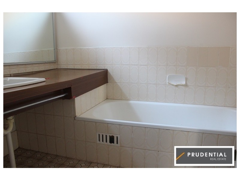 13 Curl Curl Place, Woodbine NSW 2560