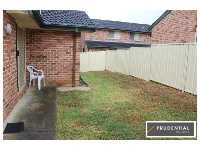 8/5 Wickfield Circuit, Ambarvale NSW 2560