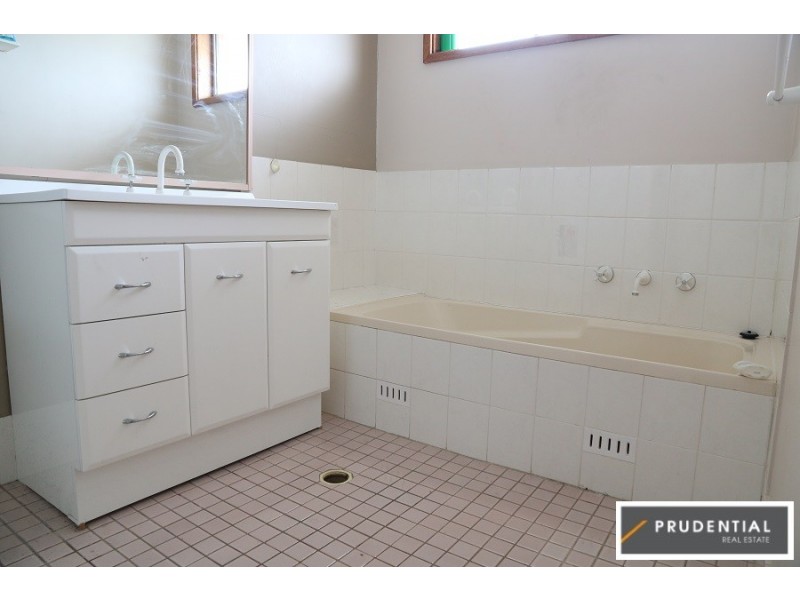 16/101 Hurricane Drive, Raby NSW 2566