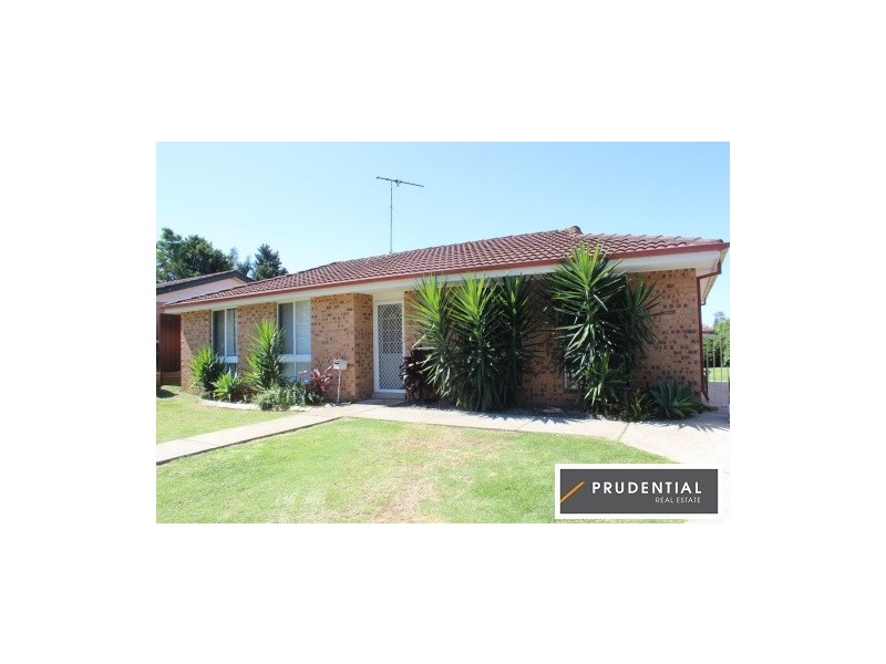 69 Anthony Drive, Rosemeadow NSW 2560