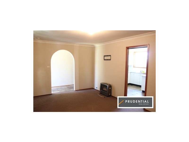 69 Anthony Drive, Rosemeadow NSW 2560