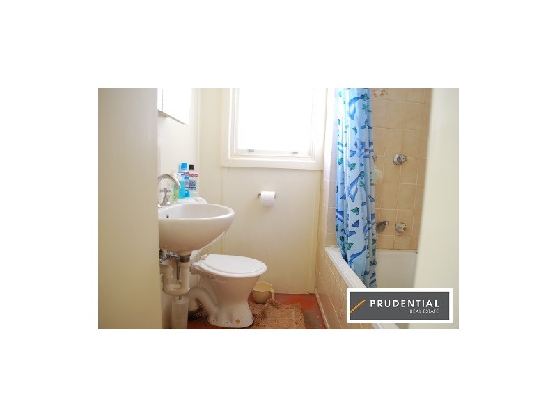 69 Chamberlain Street, Campbelltown NSW 2560