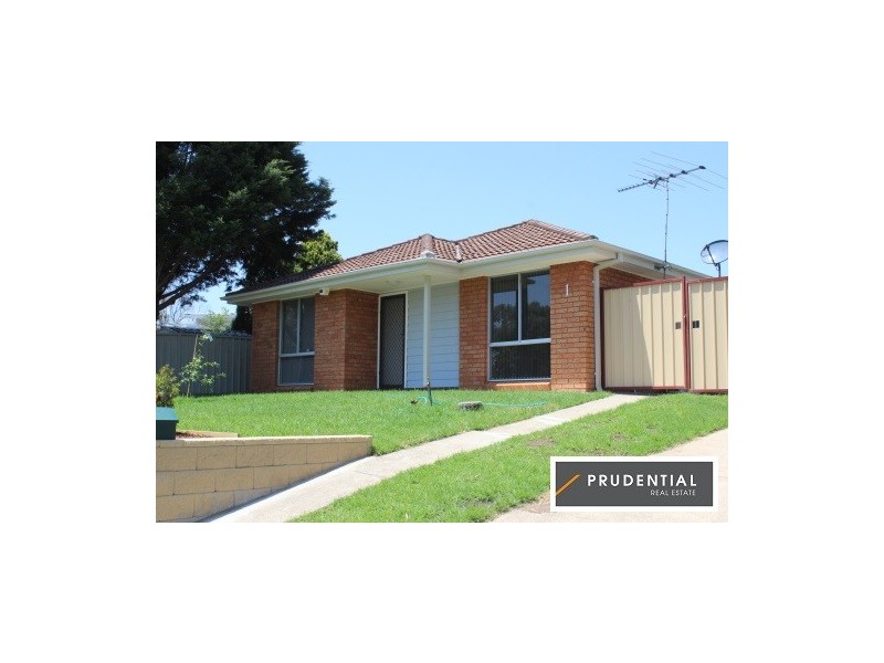 1 Fitzgibbon Lane, Rosemeadow NSW 2560