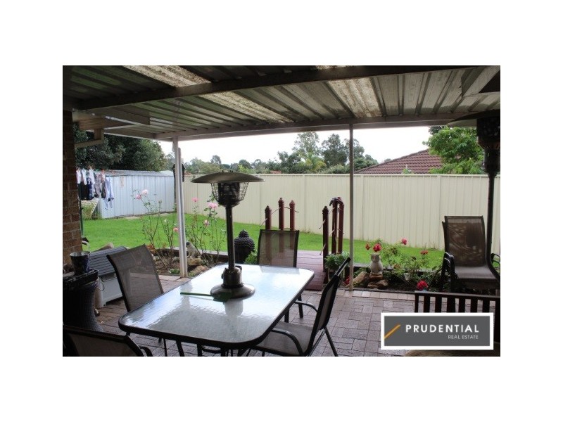 5 Blunt Place, Rosemeadow NSW 2560