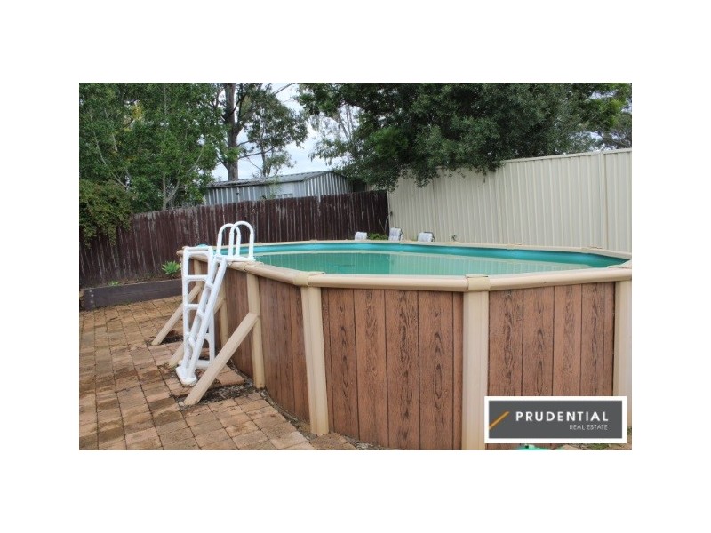 5 Blunt Place, Rosemeadow NSW 2560